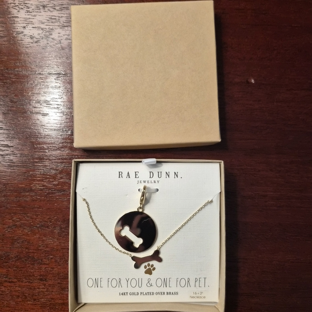 Brand New Rae Dunn Matching 14KT Gold Plated Bone Necklace & Dog Tag Pet Mom - Picture 3 of 3